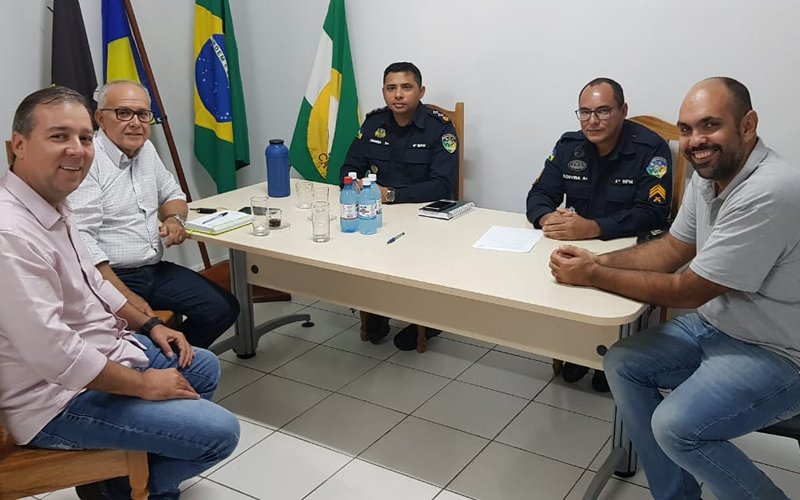 Reunião sobre monitoramento e segurança pública entre ACIC e 4º Batalhão de Polícia Militar de Cacoal