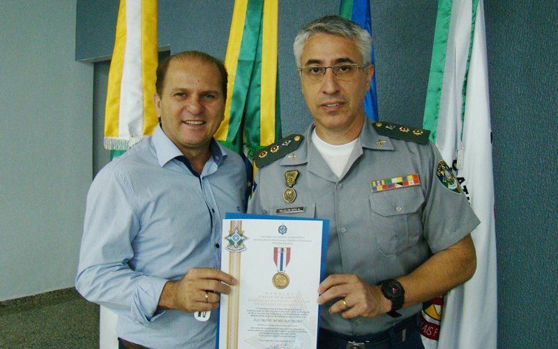 ACIC recebe medalha Jubileu dos 40 anos da Polícia Militar